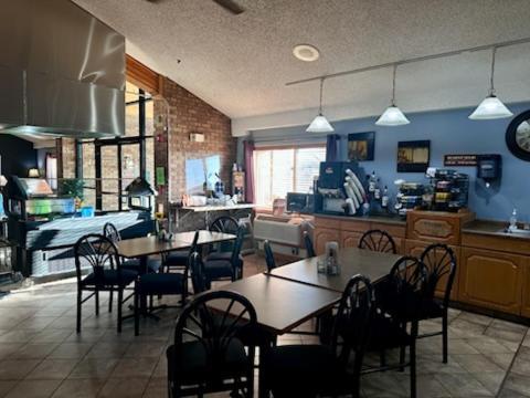 Russell Fossil Creek Hotel & Suites מראה חיצוני תמונה
