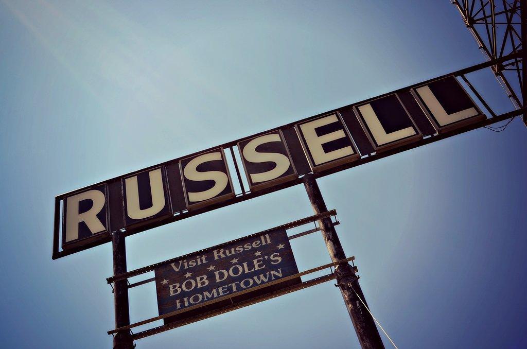Russell Fossil Creek Hotel & Suites מראה חיצוני תמונה