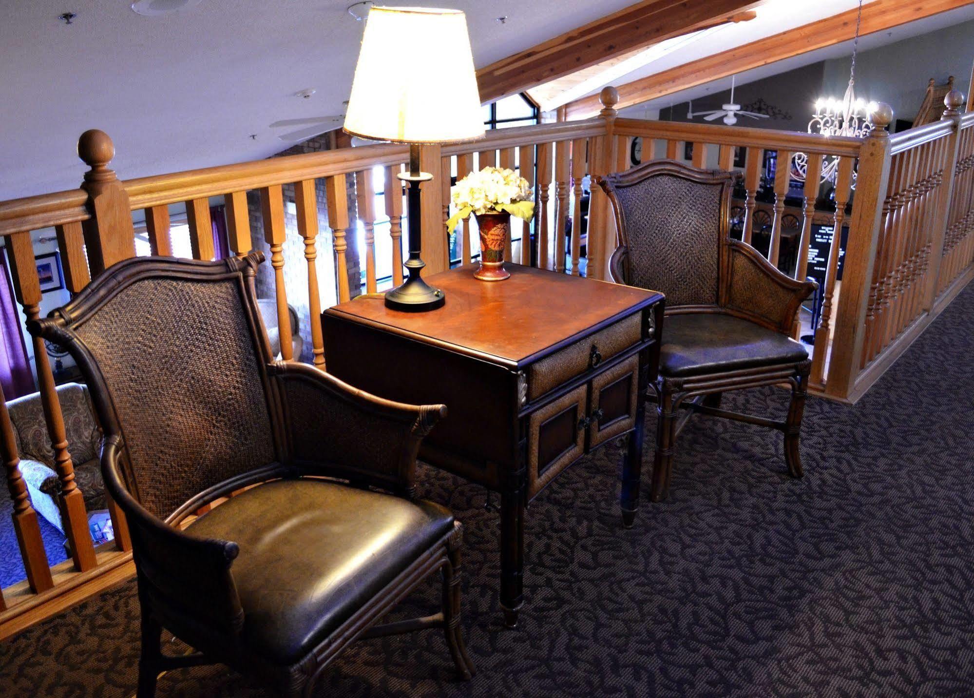 Russell Fossil Creek Hotel & Suites מראה חיצוני תמונה